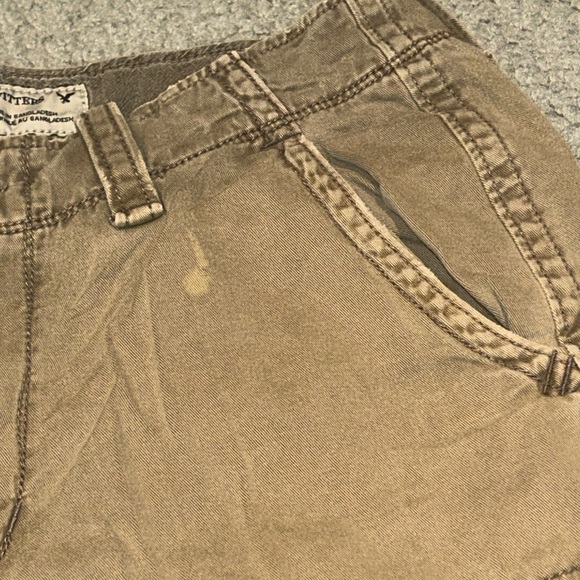 American Eagle Shorts Mens Size 32 Tan Green Cargo Distressed Midrise 12" Inseam - Picture 3 of 12